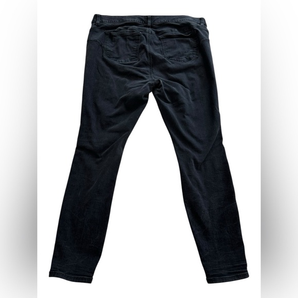 Torrid Bombshell Skinny Premium Stretch High-Rise Jeans Distressed Black - Sz 18 - Picture 3 of 13